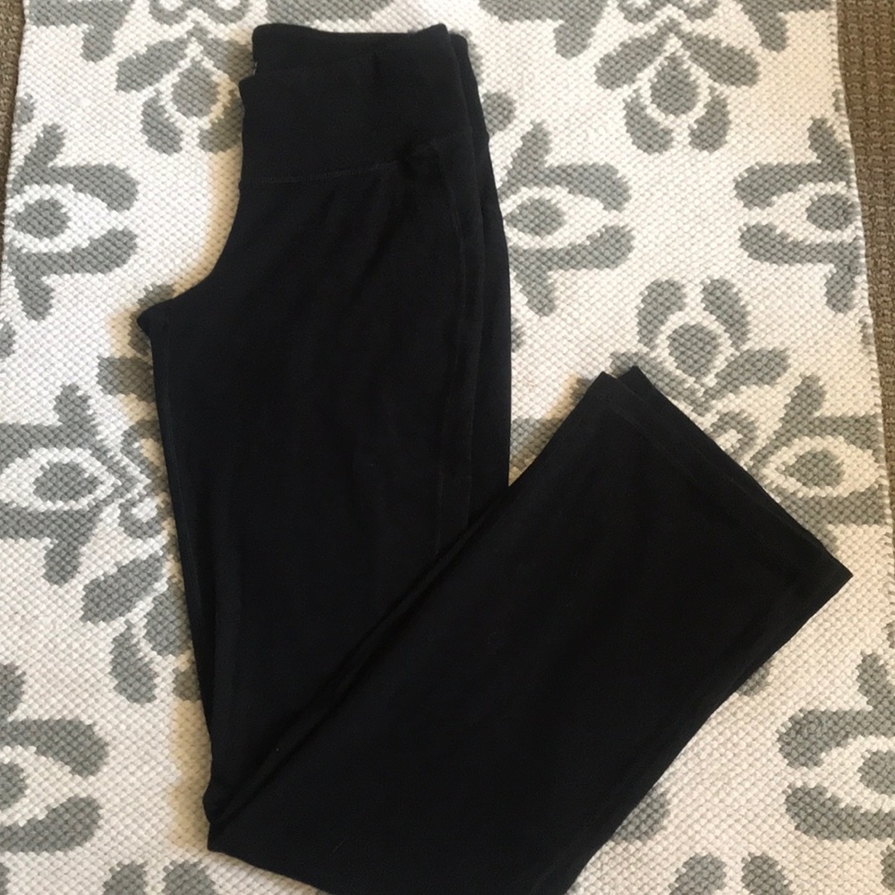 ❤️❤️Black High Rise Old Navy Bootcut Leggings**